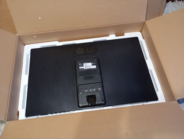 Комплект ПК: HP Compaq Pro 6300 SFF / Intel Core i5-3570 (4 ядра по 3.4 - 3.8 GHz) / 8 GB DDR3 / 240 GB SSD / Intel HD Graphics 2500 / DVD-RW + Монітор LG 23MP48HQ-P / 23" (1920x1080) IPS / 1x HDMI, 1x VGA, 1x Audio - Зображення 11
