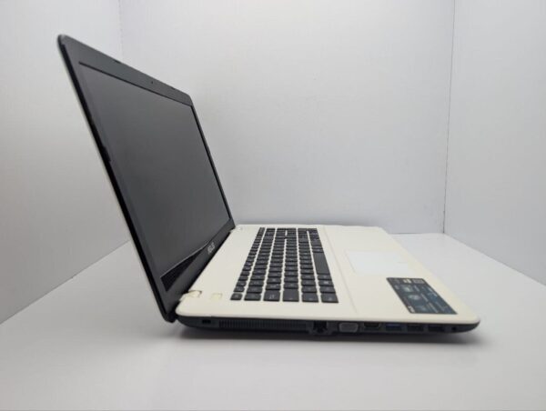 Ноутбук Asus F751S / 17.3” (1600x900) TN / Intel Pentium N3710 (4 ядра по 1.6 - 2.56 GHz)/ 8 GB DDR3 / 1000 GB HDD / Intel HD Graphics / WebCam / DVD-ROM - Зображення 6