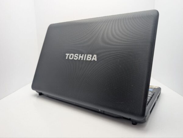 Ноутбук Toshiba Satellite C660 / 15.6" (1366x768) TN / Intel Core i3-370M (2 (4) ядра по 2.4 GHz) / 6 GB DDR3 / 1000 GB HDD / Intel HD Graphics / WebCam / DVD-ROM - Зображення 8