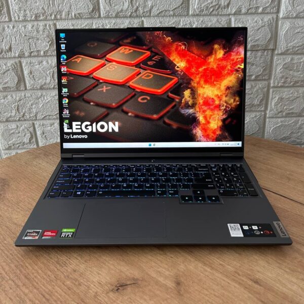Ігровий ноутбук Lenovo Legion 5 Pro 16ACH6H / 16" (2560x1600) IPS / AMD Ryzen 7 5800H (8 (16) ядер по 3.2 - 4.4 GHz) / 16 GB DDR4 / 1000 GB SSD NVMe / nVidia GeForce RTX 3070, 8 GB GDDR6, 256-bit / WebCam - Зображення 2