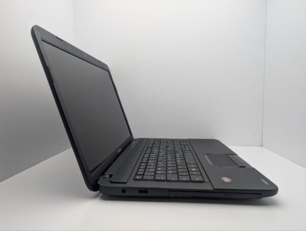 Ноутбук Toshiba Satellite C870D / 17.3" (1600x900) TN / AMD E1-1200 (2 ядра по 1.4 GHz) / 6 GB DDR3 / 120 GB SSD / AMD Radeon HD 7310 Graphics / WebCam / DVD-ROM - Зображення 4
