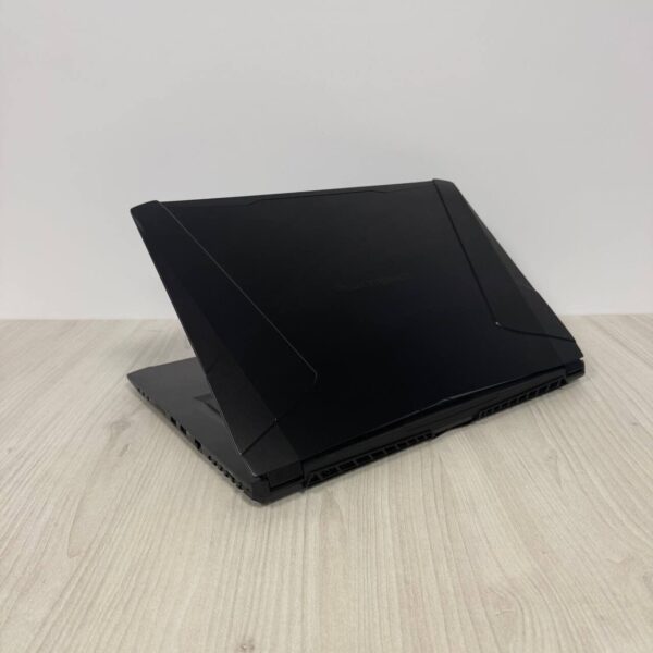 Ігровий ноутбук Eluktronics 17 PA17HP6 / 17.3" (2560x1440) IPS / Intel Core i7-7700HQ (4 (8) ядра по 2.8 - 3.8 GHz) / 16 GB DDR4 / 240 GB SSD NVMe / nVidia GeForce GTX 1070, 8 GB GDDR5, 256-bit / WebCam - Зображення 6