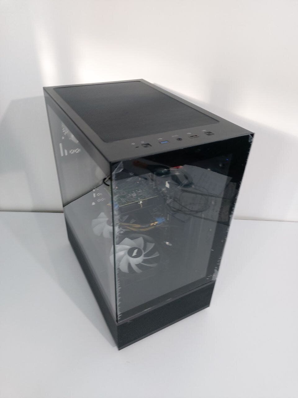 Ігровий ПК 1stPlayer Mi7-A Tower / Intel Core i5-9600K (6 ядер по 3.7 - 4.6 GHz) / 16 GB DDR4 / 512 GB SSD M.2 + 2000 GB HDD / nVidia GeForce RTX 2060, 6 GB GDDR6, 192-bit / 500W - Зображення 4