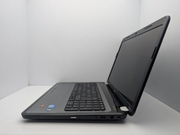 Ноутбук HP Pavillion G7 / 17.3" (1600x900) TN / Intel Core i5-2430M (2 (4) ядра по 2.4 - 3.0 GHz) / 6 GB DDR3 / 500 GB HDD / AMD Radeon HD 6450M, 1 GB GDDR3, 64-bit / WebCam / DVD-ROM - Зображення 5