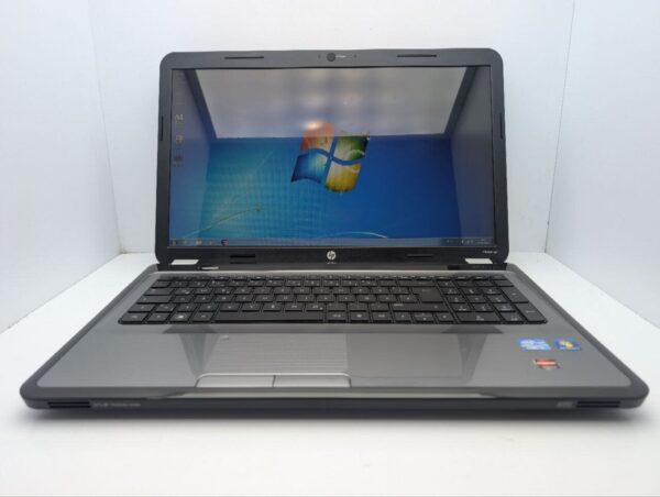 Ноутбук HP Pavillion G7 / 17.3" (1600x900) TN / Intel Core i5-2430M (2 (4) ядра по 2.4 - 3.0 GHz) / 6 GB DDR3 / 500 GB HDD / AMD Radeon HD 6450M, 1 GB GDDR3, 64-bit / WebCam / DVD-ROM - Зображення 2