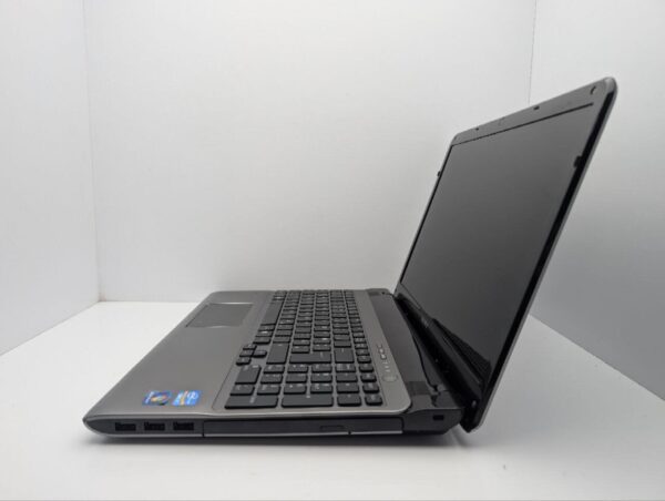 Ноутбук Sony VAIO SVE 151C / 15.6" (1366x768) TN / Intel Core i7-3612QM (4 (8) ядра по 2.1 - 3.1 GHz) / 8 GB DDR3 / 240 GB SSD / AMD Radeon HD 7550M, 1 GB GDDR3, 128-bit / WebCam / DVD-ROM - Зображення 5