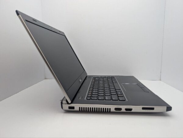 Ноутбук Dell Vostro 3550 / 15.6" (1366x768) TN / Intel Core i5-2410M (2 (4) ядра по 2.3 - 2.9 GHz) / 8 GB DDR3 / 240 GB SSD / Intel HD Graphics 3000 / WebCam / DVD-ROM / АКБ не тримає - Зображення 4