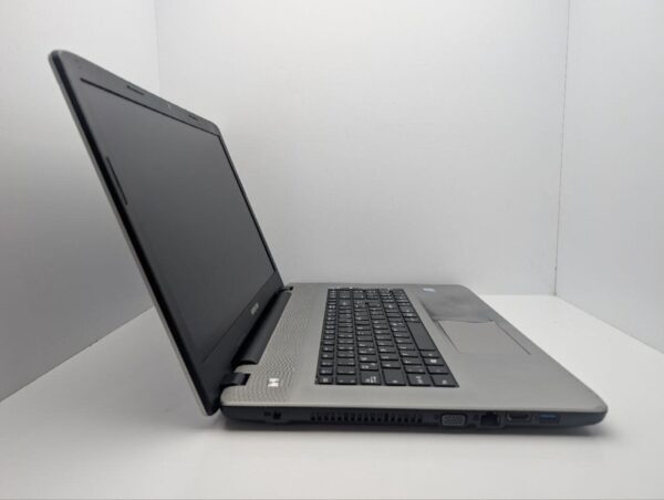 Ноутбук Б-клас Medion Akoya E7420 / 17.3" (1600x900) TN / Intel Core i3-6100U (2 (4) ядра по 2.3 GHz) / 8 GB DDR3 / 120 GB SSD + 320 GB HDD / Intel HD Graphics 520 / WebCam / DVD-ROM - Зображення 4