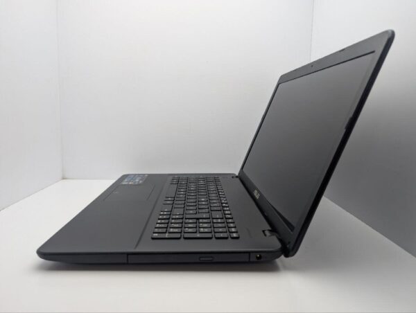 Ноутбук Asus R752M / 17.3" (1600x900) TN / Intel Pentium N3540 (4 ядра по 2.16 - 2.66 GHz) / 8 GB DDR3 / 240 GB SSD / Intel HD Graphics / WebCam / DVD-ROM - Зображення 5