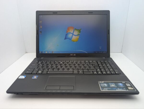 Ноутбук Asus X54H / 15.6" (1366x768) TN / Intel Pentium B950 (2 ядра по 2.1 GHz) / 6 GB DDR3 / 320 GB HDD / Intel HD Graphics / WebCam / DVD-ROM - Зображення 2