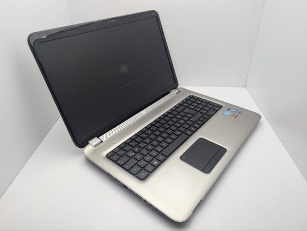 Ноутбук HP Pavilion dv7-6c30eg / 17.3" (1600x900) TN / Intel Core i7-2670QM (4 (8) ядра по 2.2 - 3.1 GHz) / 6 GB DDR3 / 1000 GB HDD / AMD Radeon HD 6770M, 1 GB GDDR5, 128-bit / WebCam / DVD-ROM - Зображення 6