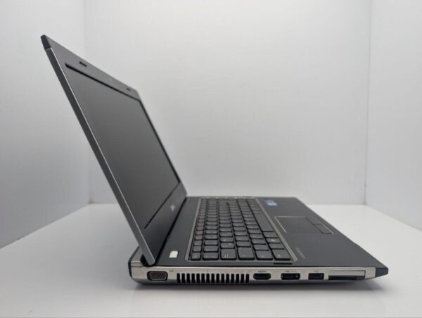 Ноутбук Dell Vostro 3450 / 14" (1366x768) TN / Intel Core i7-2620M (2 (4) ядра по 2.7 - 3.4 GHz) / 8 GB DDR3 / 500 GB HDD / AMD Radeon HD 6630M, 1 GB GDDR3, 128-bit / WebCam / DVD-ROM / АКБ не тримає - Зображення 4