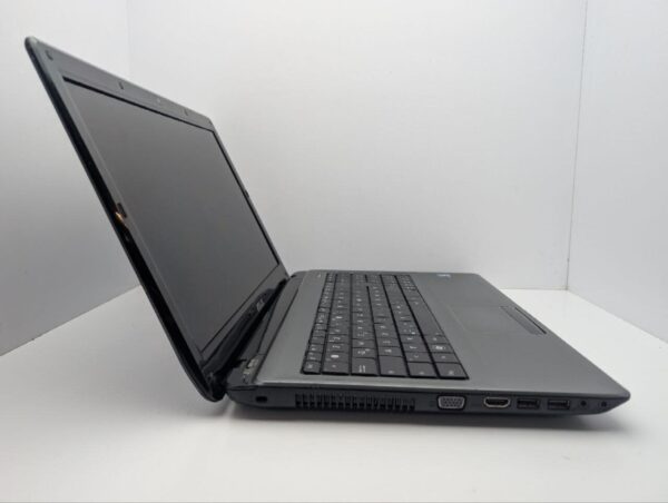 Ноутбук Asus A52F / 15.6" (1366x768) TN / Intel Core i3-380M (2 (4) ядра по 2.5 GHz) / 6 GB DDR3 / 120 GB SSD / Intel Graphics / WebCam / DVD-ROM - Зображення 4