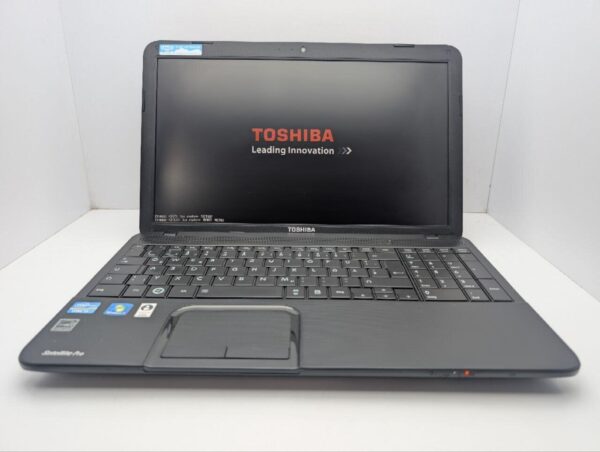 Ноутбук Toshiba Satellite C870 / 17.3" (1600x900) TN / Intel Core i3-2350M (2 (4) ядра по 2.3 GHz) / 6 GB DDR3 / 1000 GB HDD / Intel HD Graphics 3000 / WebCam - Зображення 3
