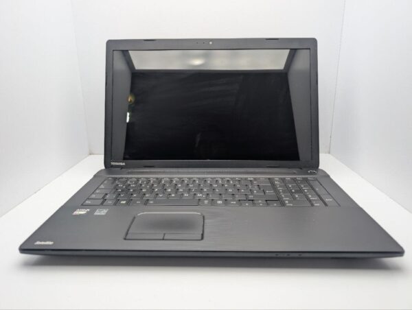 Ноутбук Toshiba Satellite C70D-A / 17.3" (1600x900) TN / AMD E1-2100 (2 ядра по 1.0 GHz) / 8 GB DDR3 / 120 GB SSD / AMD Radeon HD 8210 Graphics / Web-cam - Зображення 3
