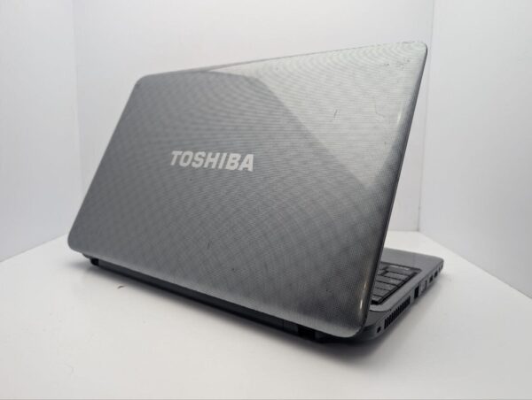 Ноутбук Toshiba Satellite L750 / 15.6" (1366x768) TN / Intel Core i5-2430M (2 (4) ядра по 2.4 - 3.0 GHz) / 6 GB DDR3 / 500 GB HDD / nVidia GeForce GT 520M, 1 GB GDDR3, 128-bit / WebCam / DVD-ROM - Зображення 8