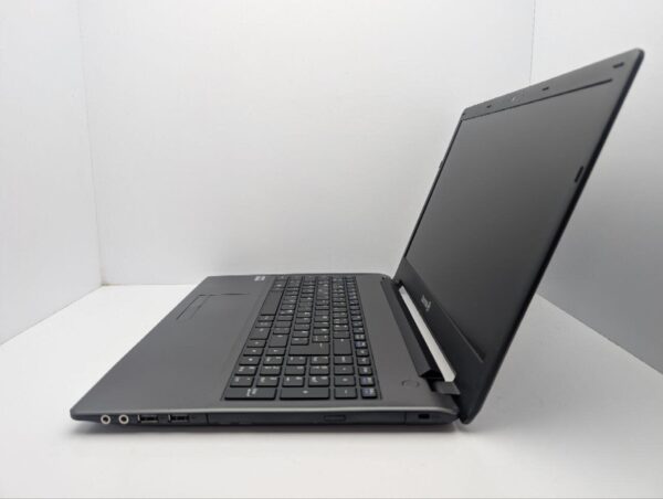 Ноутбук Terra Mobile 1513A / 15.6" (1366x768) TN / Intel Pentium N3700 (4 ядра по 1.6 - 2.4 GHz) / 8 GB DDR3 / 120 GB SSD / Intel HD Graphics / WebCam / DVD-ROM / АКБ не тримає - Зображення 5