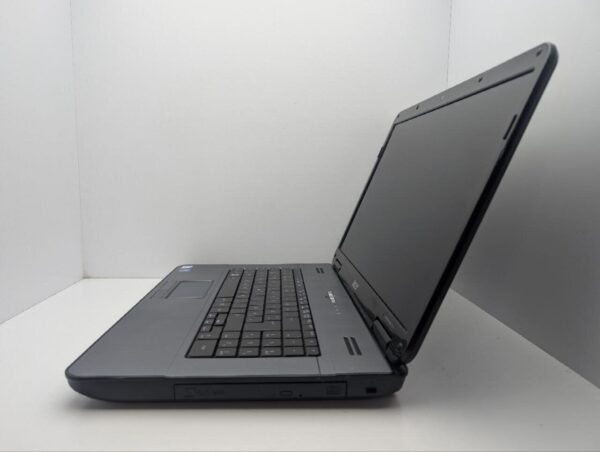 Ноутбук Acer Aspire 7715Z / 17.3" (1600x900) TN / Intel Pentium T4500 (2 ядра по 2.3 GHz) / 4 GB DDR3 / 250 GB HDD / Intel Graphics / WebCam / DVD-ROM / АКБ не тримає - Зображення 5