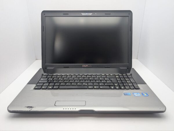 Ноутбук Medion Akoya E7218 / 17.3" (1600x900) TN / Intel Core i3-2310M (2 (4) ядра по 2.1 GHz) / 6 GB DDR3 / 750 GB HDD / Intel HD Graphics / WebCam / DVD-ROM / АКБ не тримає - Зображення 3