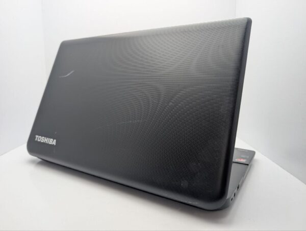 Ноутбук Toshiba Satellite C70D-B / 17.3" (1600x900) TN / AMD A4-5000 (4 ядра по 1.5 GHz) / 8 GB DDR3 / 750 GB HDD / AMD Radeon HD 8330 Graphics / WebCam / DVD-ROM - Зображення 8