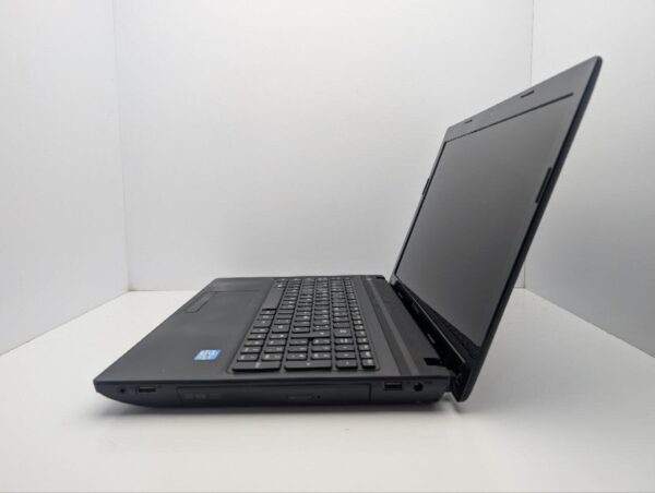 Ноутбук Lenovo IdeaPad N581 / 15.6" (1366x768) TN / Intel Core i5-3230M (2 (4) ядра по 2.6 - 3.2 GHz) / 6 GB DDR3 / 500 GB HDD / Intel HD Graphics 4000 / WebCam / DVD-ROM - Зображення 6