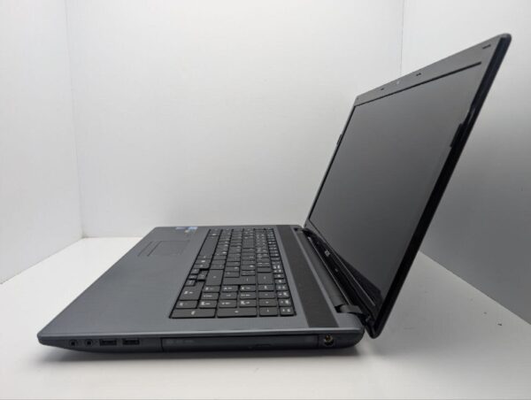 Ноутбук Acer Aspire 7739G / 17.3" (1600x900) TN / Intel Core i3-380M (2 (4) ядра по 2.5 GHz) / 6 GB DDR3 / 500 GB HDD / nVidia GeForce 610M, 1 GB GDDR3, 64-bit / WebCam / DVD-ROM - Зображення 4