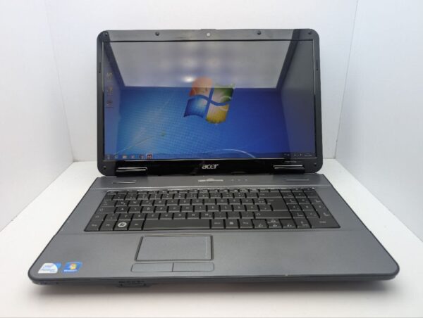 Ноутбук Acer Aspire 7715Z / 17.3" (1600x900) TN / Intel Pentium T4500 (2 ядра по 2.3 GHz) / 4 GB DDR3 / 250 GB HDD / Intel Graphics / WebCam / DVD-ROM / АКБ не тримає - Зображення 2