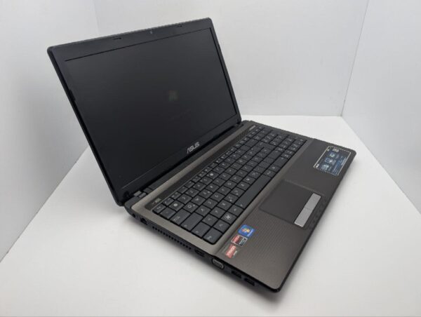 Ноутбук Asus X53B / 15.6" (1366x768) TN / AMD E-350 (2 ядра по 1.6 GHz) / 6 GB DDR3 / 120 GB SSD / AMD Radeon HD 6310 Graphics / WebCam / DVD-ROM - Зображення 6