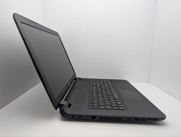 Ноутбук Б-клас HP 17-155nb / 17.3" (1600x900) TN / AMD A6-6310 (4 ядра по 2.4 GHz) / 8 GB DDR3 / 1000 GB HDD / AMD Radeon R4 Graphics / WebCam / DVD-ROM - Зображення 4