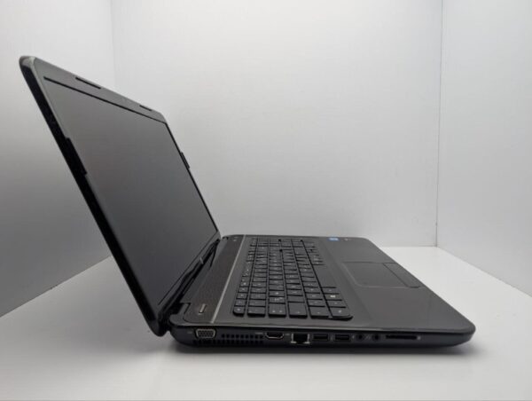 Ноутбук HP Pavilion g7-2241sg / 17.3" (1600x900) TN / Intel Core i5-3210M (2 (4) ядра по 2.5 - 3.1 GHz) / 6 GB DDR3 / 750 GB HDD / AMD Radeon HD 7610M, 1 GB GDDR3, 128-bit / WebCam / DVD-ROM - Зображення 4