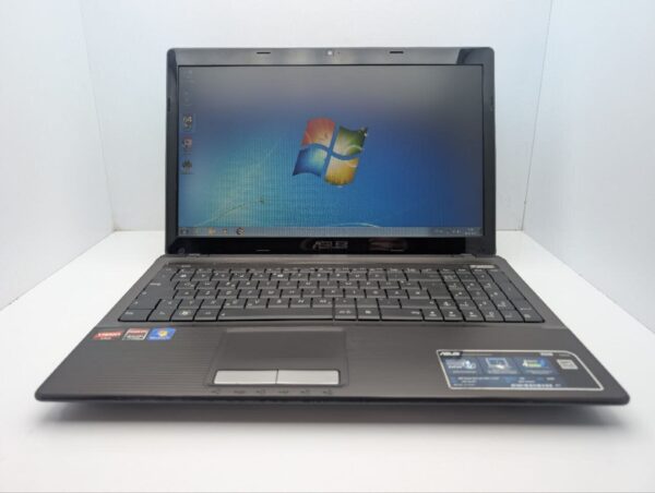 Ноутбук Asus X53B / 15.6" (1366x768) TN / AMD E-350 (2 ядра по 1.6 GHz) / 6 GB DDR3 / 120 GB SSD / AMD Radeon HD 6310 Graphics / WebCam / DVD-ROM - Зображення 2