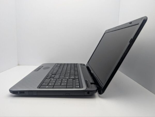 Ноутбук Toshiba Satellite L750 / 15.6" (1366x768) TN / Intel Core i5-2430M (2 (4) ядра по 2.4 - 3.0 GHz) / 6 GB DDR3 / 500 GB HDD / nVidia GeForce GT 520M, 1 GB GDDR3, 128-bit / WebCam / DVD-ROM - Зображення 5