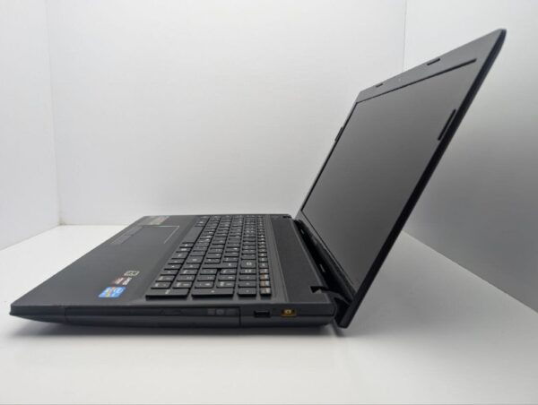 Ноутбук Lenovo G500 / 15.6" (1366x768) TN / Intel Core i5-3230M (2 (4) ядра по 2.6 - 3.2 GHz) / 8 GB DDR3 / 750 GB HDD / AMD Radeon HD 8770M, 2 GB GDDR5, 128-bit / WebCam / DVD-ROM - Зображення 5