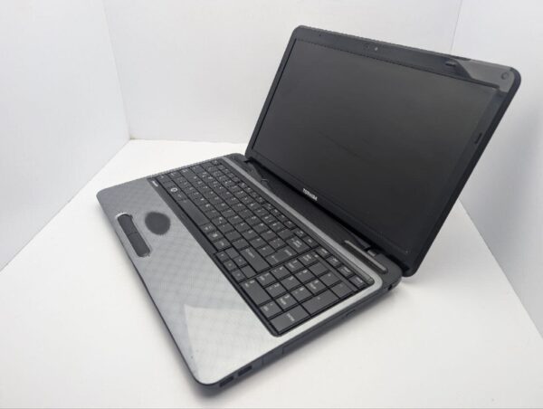 Ноутбук Toshiba Satellite L750 / 15.6" (1366x768) TN / Intel Core i5-2430M (2 (4) ядра по 2.4 - 3.0 GHz) / 6 GB DDR3 / 500 GB HDD / nVidia GeForce GT 520M, 1 GB GDDR3, 128-bit / WebCam / DVD-ROM - Зображення 7