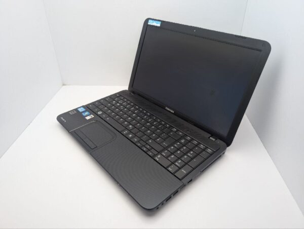 Ноутбук Toshiba Satellite C870 / 17.3" (1600x900) TN / Intel Core i3-2350M (2 (4) ядра по 2.3 GHz) / 6 GB DDR3 / 1000 GB HDD / Intel HD Graphics 3000 / WebCam - Зображення 7
