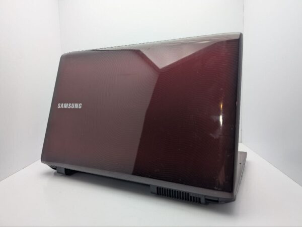 Ноутбук Samsung R780 / 17.3" (1600x900) TN / Intel Core i3-350M (2 (4) ядра по 2.2 GHz) / 6 GB DDR3 / 500 GB HDD / nVidia GeForce GT 330M, 1 GB GDDR3, 128-bit / WebCam / DVD-ROM - Зображення 8