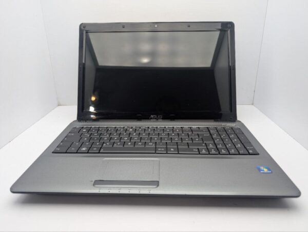 Ноутбук Asus A52F / 15.6" (1366x768) TN / Intel Core i3-380M (2 (4) ядра по 2.5 GHz) / 6 GB DDR3 / 120 GB SSD / Intel Graphics / WebCam / DVD-ROM - Зображення 3