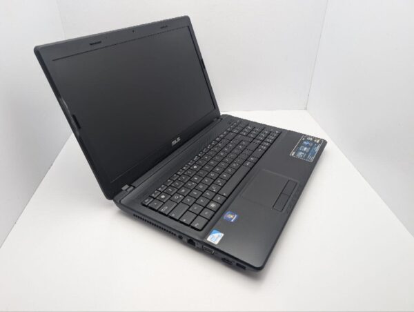 Ноутбук Asus X54H / 15.6" (1366x768) TN / Intel Pentium B950 (2 ядра по 2.1 GHz) / 6 GB DDR3 / 320 GB HDD / Intel HD Graphics / WebCam / DVD-ROM - Зображення 6