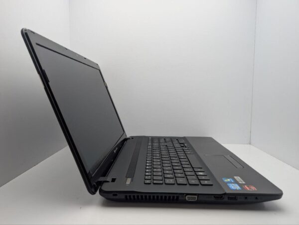 Ноутбук Packard Bell LS11HR / 17.3" (1600x900) TN / Intel Core i5-2430M (2 (4) ядра по 2.4 - 3.0 GHz) / 8 GB DDR3 / 120 GB SSD + 500 GB HDD / AMD Radeon HD 6550M, 1 GB GDDR3, 128-bit / WebCam / DVD-ROM - Зображення 4