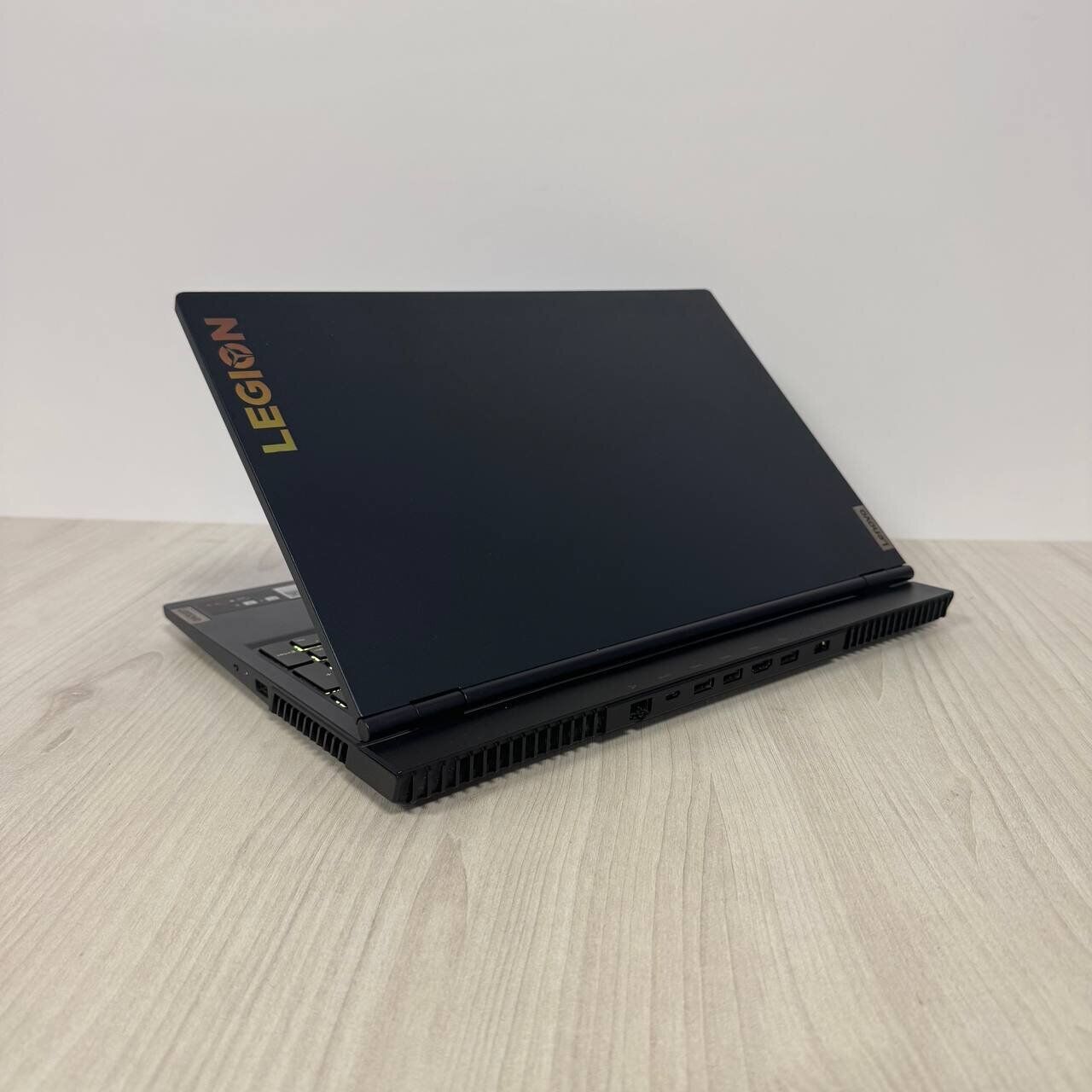 Ігровий ноутбук Б-клас Lenovo Legion 5 15ACH6H / 15.6" (1920x1080) IPS / AMD Ryzen 7 5800H (8 (16) ядер по 3.2 - 4.4 GHz) / 16 GB DDR4 / 512 GB SSD NVMe / nVidia GeForce RTX 3060, 6 GB GDDR6, 192-bit / WebCam - Зображення 6