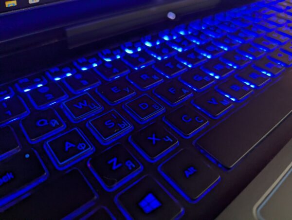 Ігровий ноутбук Dell G5 5590 / 15.6" (1920x1080) IPS / Intel Core i7-9750H (6 (12) ядер по 2.6 - 4.5 GHz) / 16 GB DDR4 / 480 GB SSD / nVidia GeForce GTX 1660 Ti, 6 GB GDDR6, 192-bit / WebCam / Windows 10 - Зображення 6