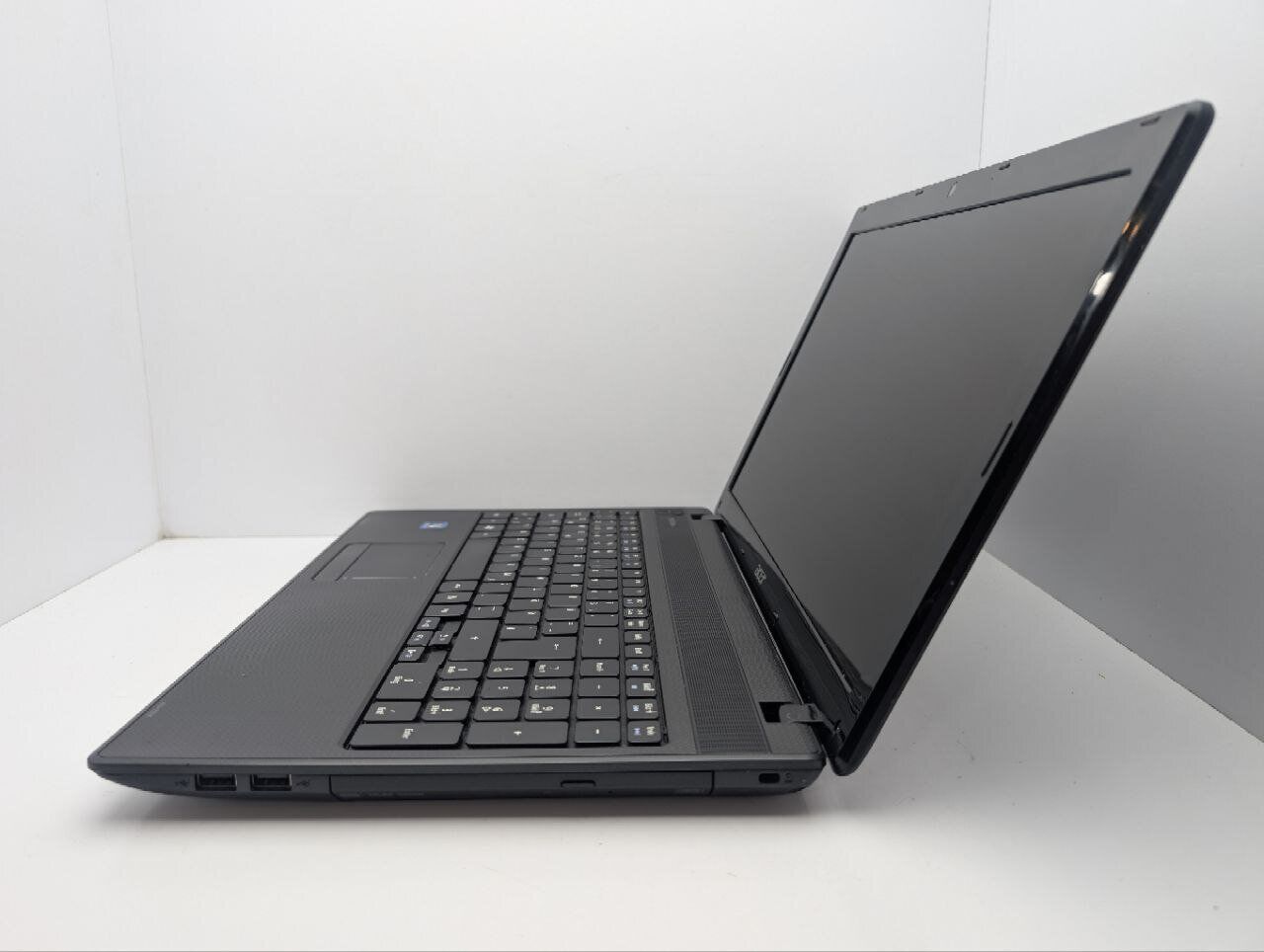 Ноутбук Acer Aspire 5742G / 15.6" (1366x768) TN / Intel Core i5-450M (2 (4) ядра по 2.4 - 2.6 GHz) / 6 GB DDR3 / 500 GB HDD / nVidia GeForce GT 540M, 1 GB GDDR3, 128-bit / WebCam / DVD-ROM - Зображення 5