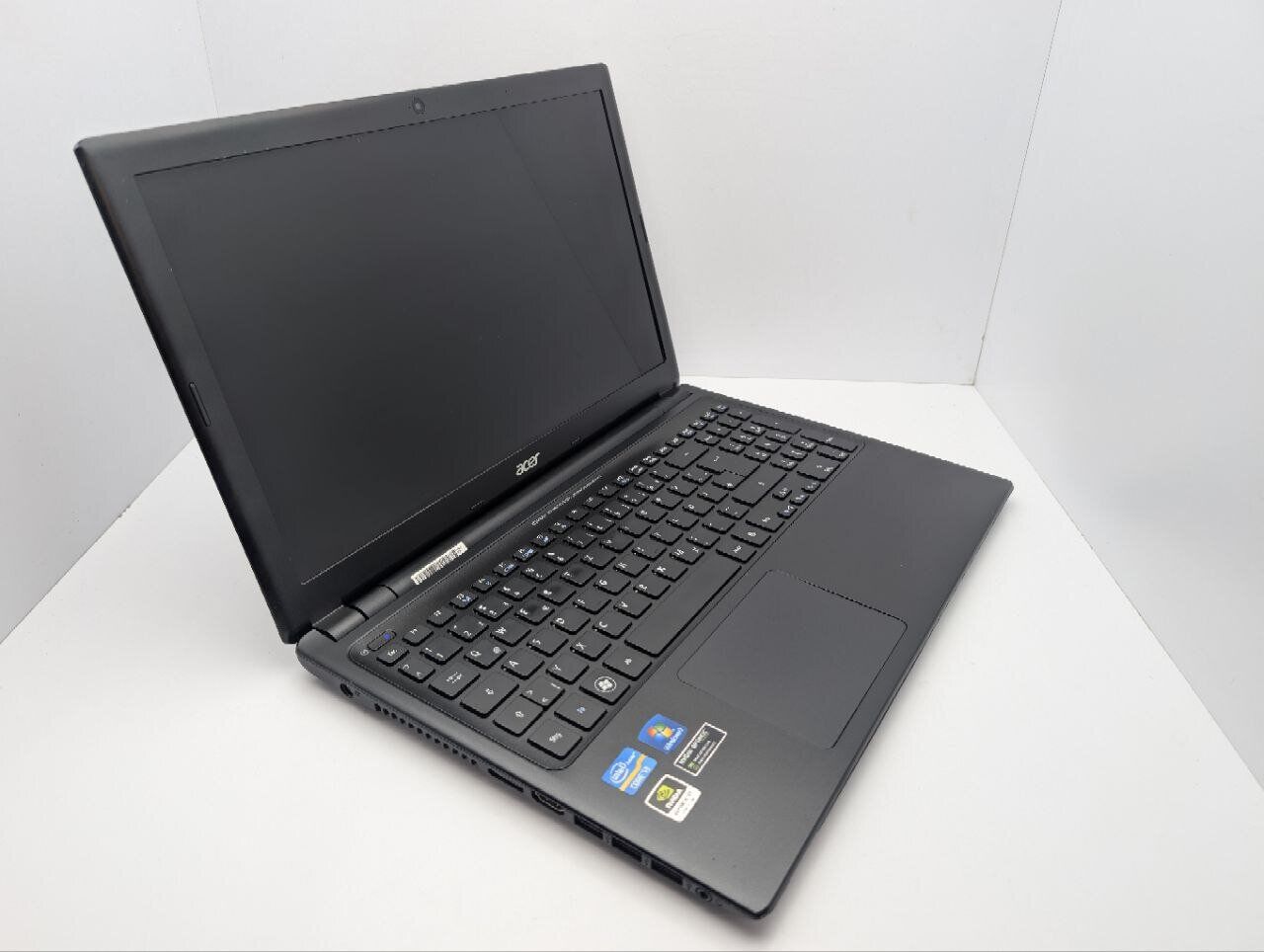 Ноутбук Acer Aspire V5-571G / 15.6" (1366x768) TN / Intel Core i3-2367M (2 (4) ядра по 1.4 GHz) / 6 GB DDR3 / 500 GB HDD / nVidia GeForce GT 620M, 1 GB GDDR3, 64-bit / WebCam / DVD-ROM - Зображення 6