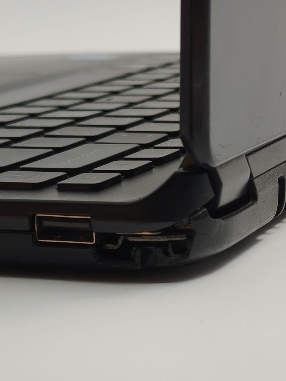 Ноутбук Б-клас Acer TravelMate P446-M / 14" (1920x1080) IPS / Intel Core i7-5500U (2 (4) ядра по 2.4 - 3.0 GHz) / 8 GB DDR3 / 256 GB SSD / Intel HD Graphics 5500 / WebCam / Win 10 Pro - Зображення 9