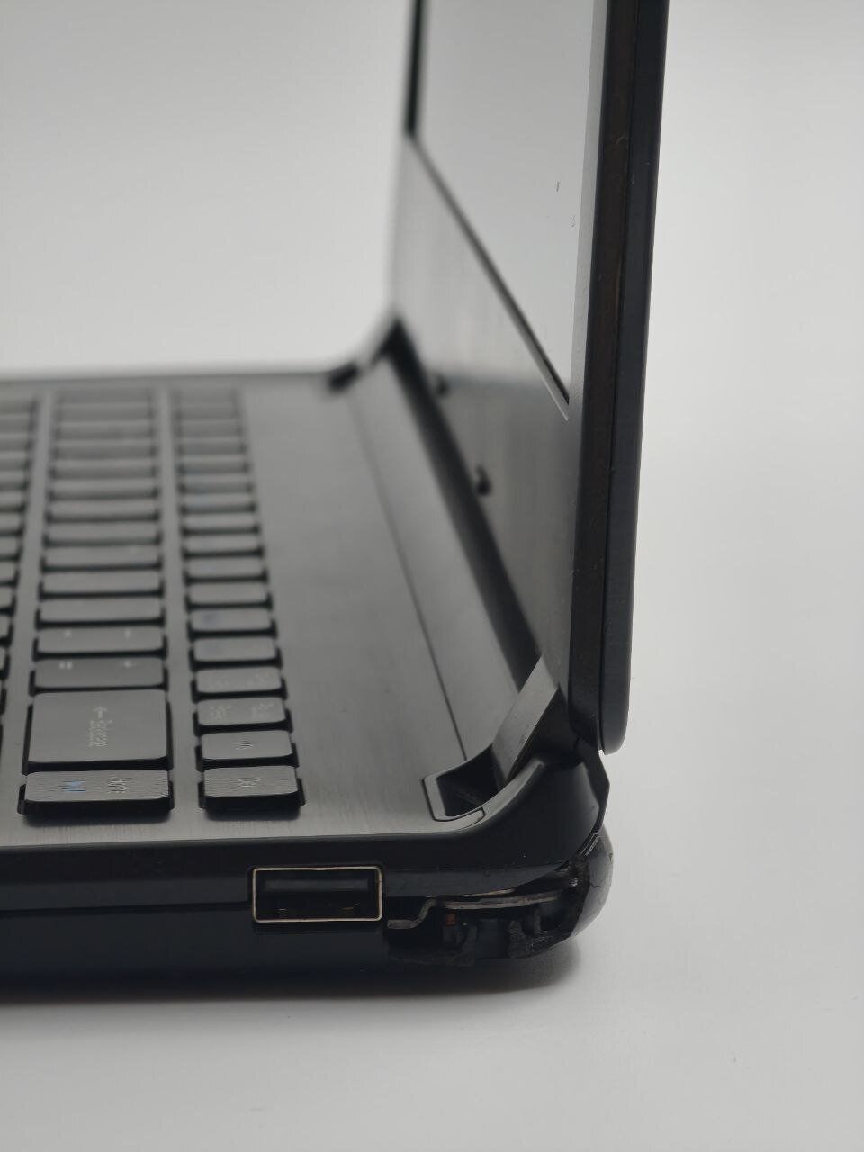 Ноутбук Б-клас Acer TravelMate P446-M / 14" (1920x1080) IPS / Intel Core i7-5500U (2 (4) ядра по 2.4 - 3.0 GHz) / 8 GB DDR3 / 256 GB SSD / Intel HD Graphics 5500 / WebCam / Win 10 Pro - Зображення 11