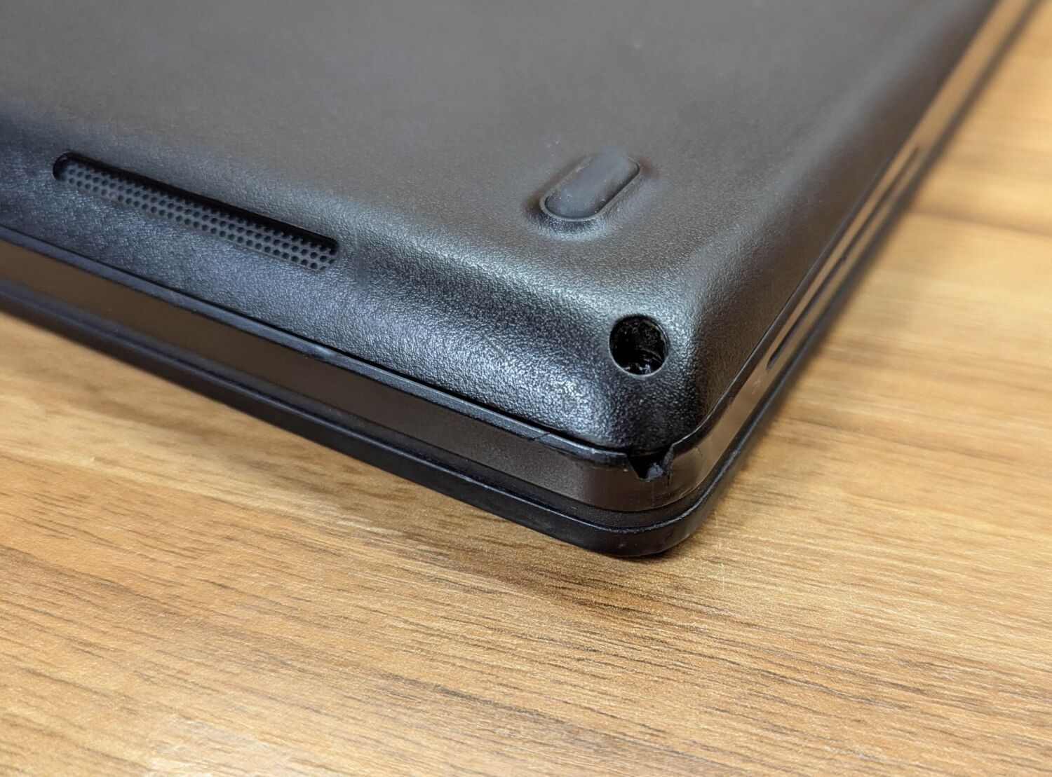 Ноутбук Б-клас Dell Latitude 5580 / 15.6" (1366x768) TN / Intel Core i5-7300U (2 (4) ядра по 2.6 - 3.5 GHz) / 8 GB DDR4 / 240 GB SSD / Intel HD Graphics 620 / WebCam / HDMI / Windows 10 - Зображення 4