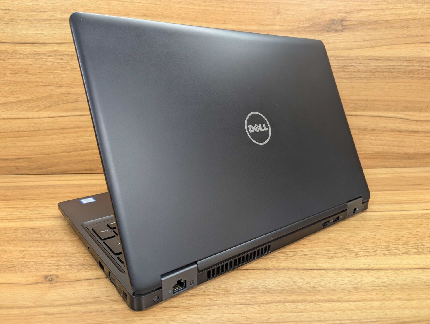 Ноутбук Б-клас Dell Latitude 5580 / 15.6" (1366x768) TN / Intel Core i5-7300U (2 (4) ядра по 2.6 - 3.5 GHz) / 8 GB DDR4 / 240 GB SSD / Intel HD Graphics 620 / WebCam / HDMI / Windows 10 - Зображення 9