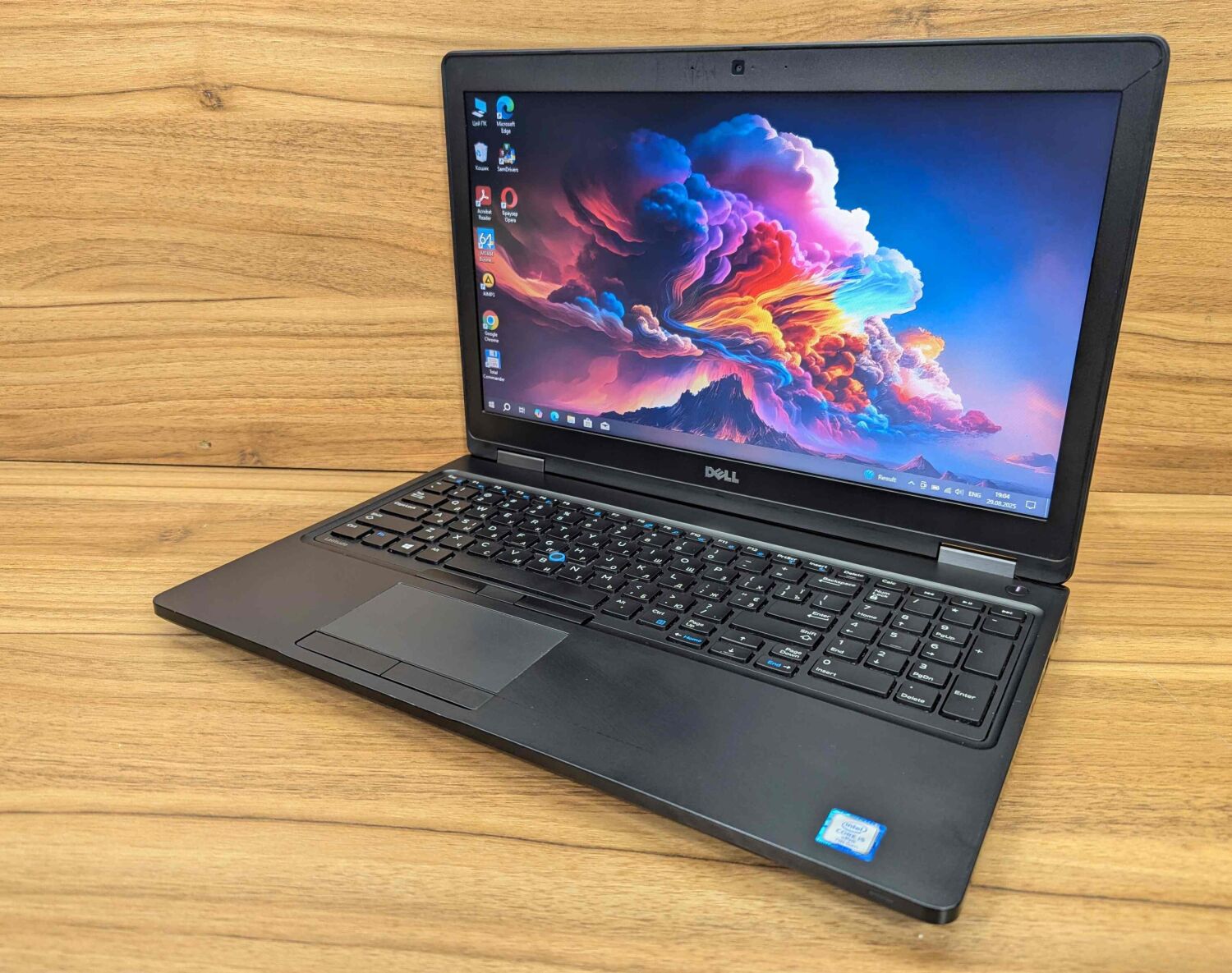 Ноутбук Б-клас Dell Latitude 5580 / 15.6" (1366x768) TN / Intel Core i5-7300U (2 (4) ядра по 2.6 - 3.5 GHz) / 8 GB DDR4 / 240 GB SSD / Intel HD Graphics 620 / WebCam / HDMI / Windows 10 - Зображення 7