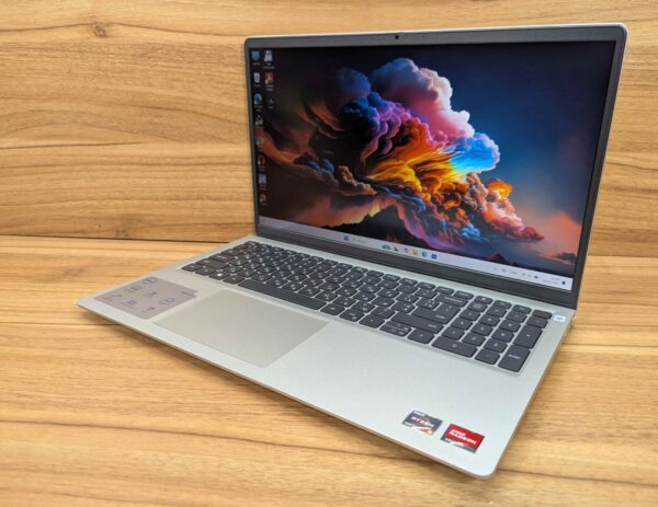 Ноутбук Dell Inspiron 15 3525 / 15.6" (1920x1080) IPS Touch / AMD Ryzen 5 5625U (6 (12) ядер по 2.3 - 4.3 GHz) / 16 GB DDR4 / 512 GB SSD / AMD Radeon Vega 8 / WebCam / Windows 11 - Зображення 5
