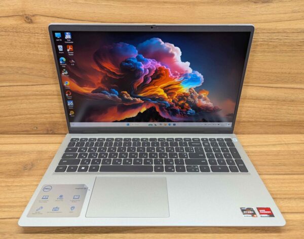 Ноутбук Dell Inspiron 15 3525 / 15.6" (1920x1080) IPS Touch / AMD Ryzen 5 5625U (6 (12) ядер по 2.3 - 4.3 GHz) / 16 GB DDR4 / 512 GB SSD / AMD Radeon Vega 8 / WebCam / Windows 11 - Зображення 2